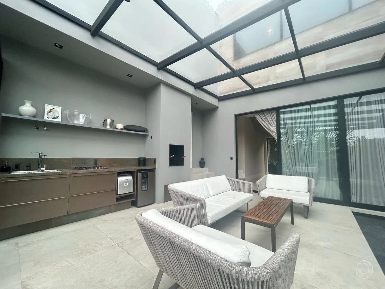 Casa para venda com 6 dormitórios em Cacupé com 560 m² — foto 2