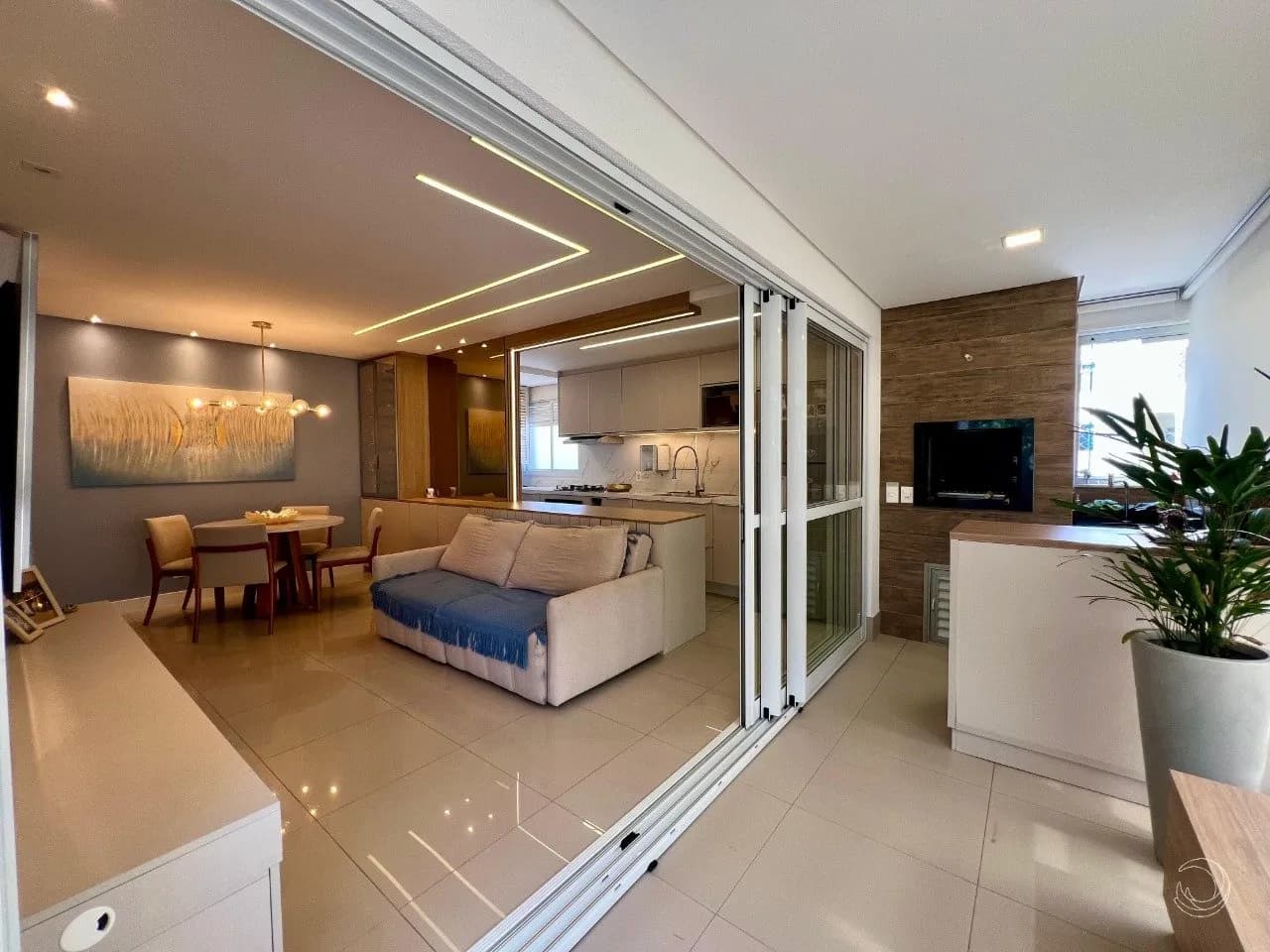 Apartamento para venda com 3 dormitórios em Itacorubi com 96 m² — foto principal