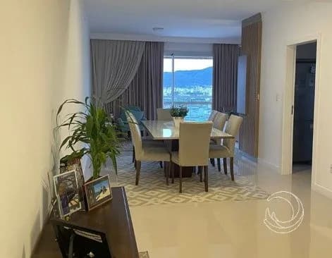 Apartamento para venda com 3 dormitórios em Centro com 179 m²