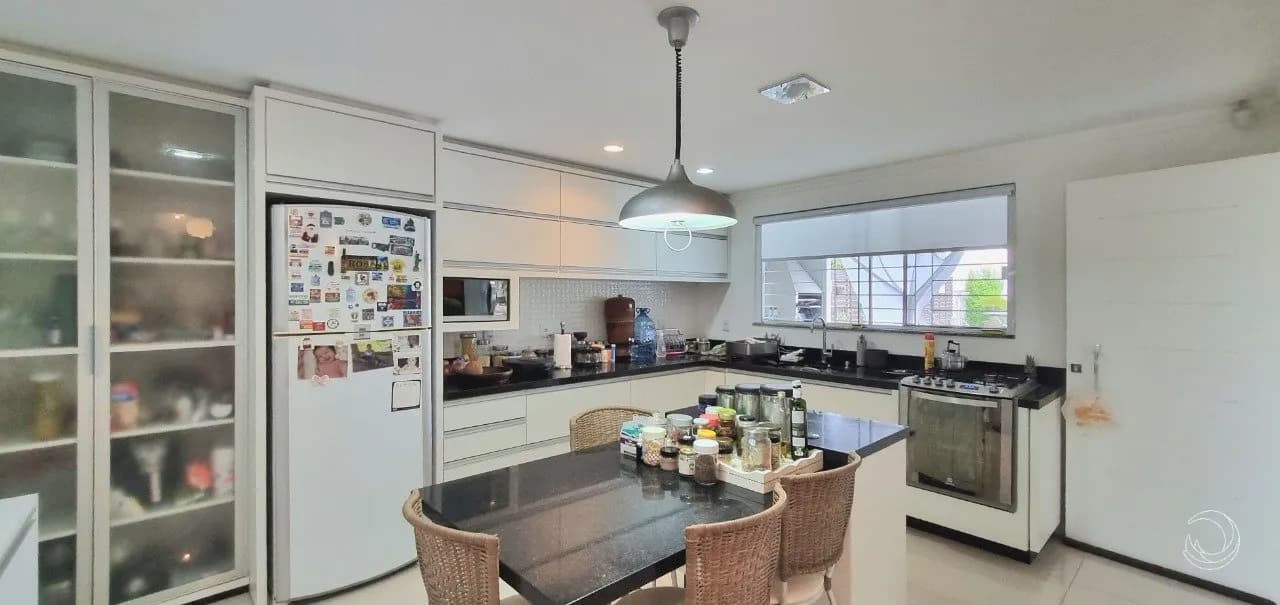 Casa para venda com 4 dormitórios em Côrrego Grande com 233 m² — foto 3