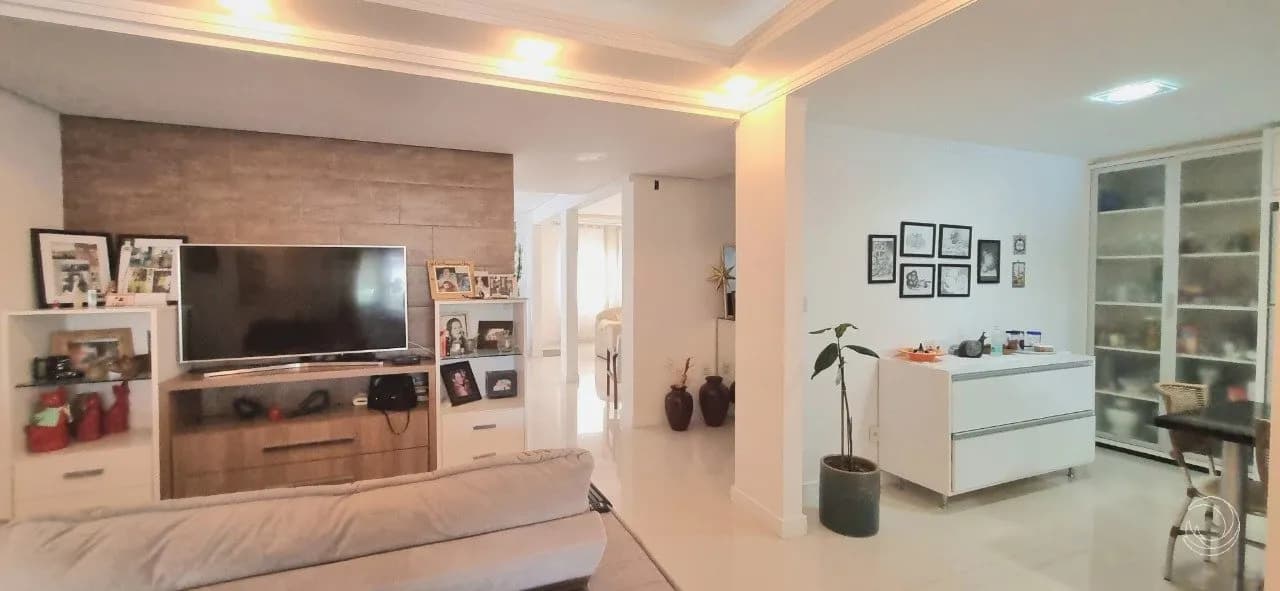 Casa para venda com 4 dormitórios em Côrrego Grande com 233 m² — foto 5