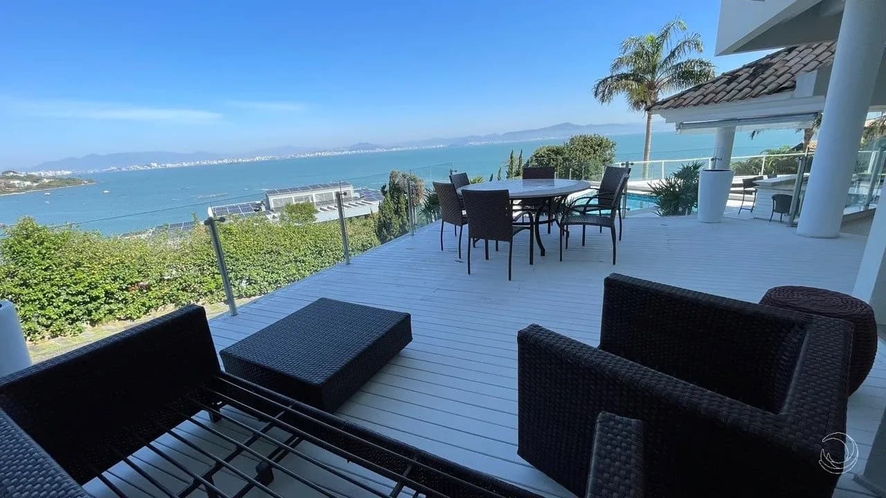 Casa para venda com 6 dormitórios em Cacupé com 991 m²