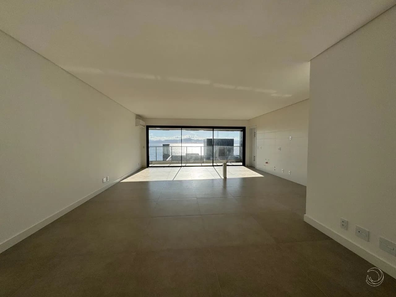 Apartamento para venda com 3 dormitórios em Cacupé com 176 m² — foto 2