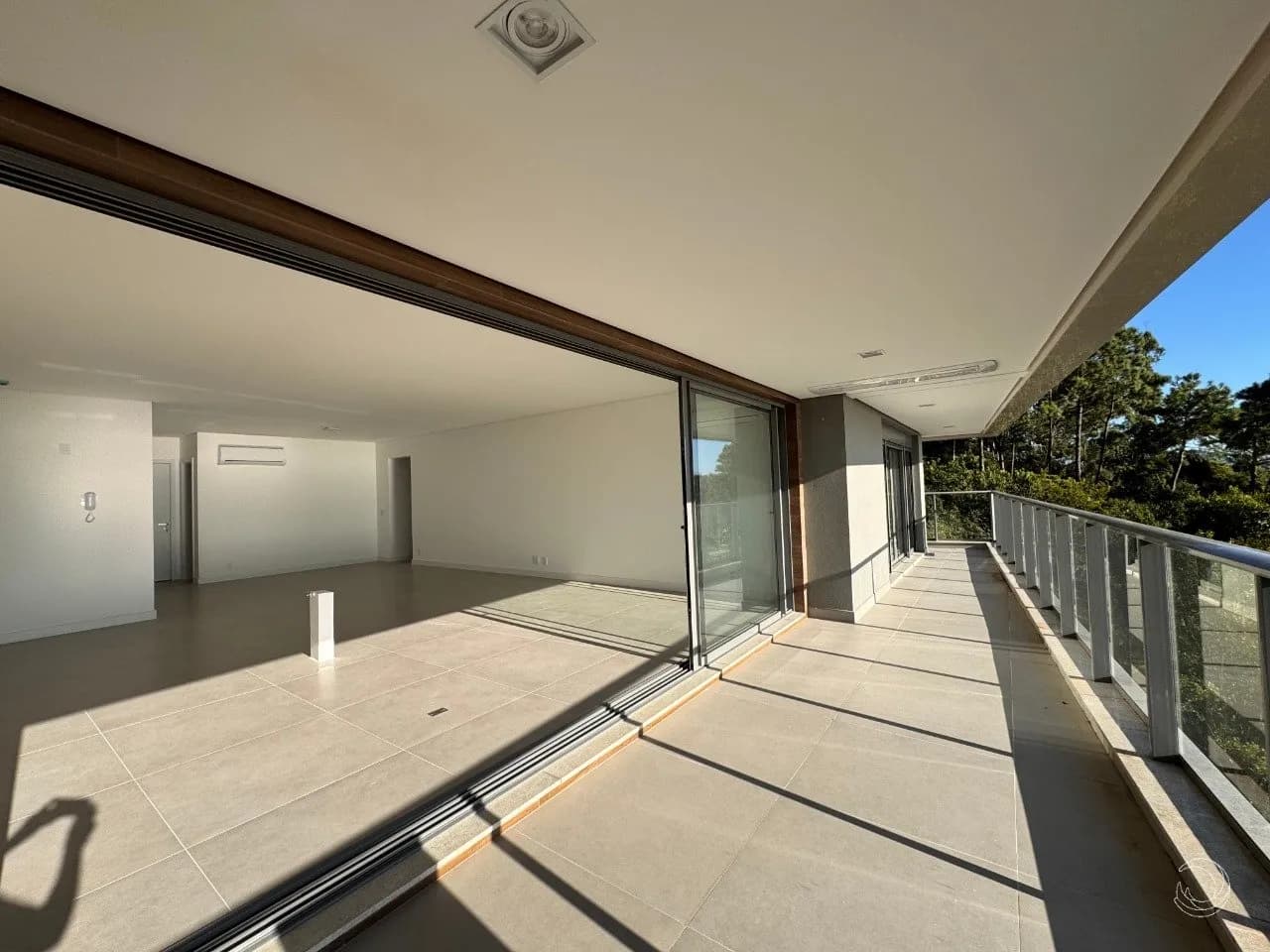 Apartamento para venda com 3 dormitórios em Cacupé com 176 m² — foto 3
