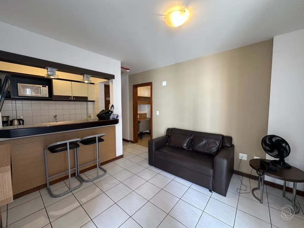 Apartamento para venda com 1 dormitório, em Centro com 44 m² — foto 2