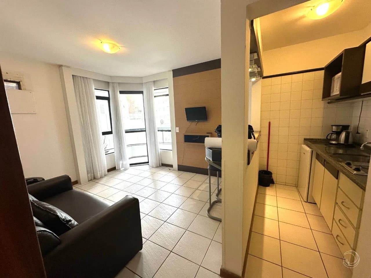 Apartamento para venda com 1 dormitório, em Centro com 44 m² — foto 3