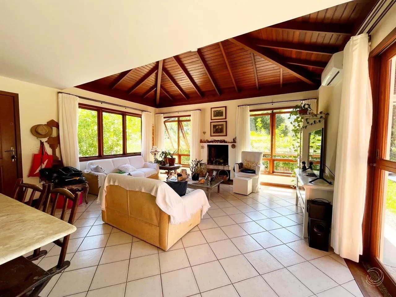 Casa de condomínio para venda com 4 dormitórios em Rio Tavares com 199 m² — foto principal