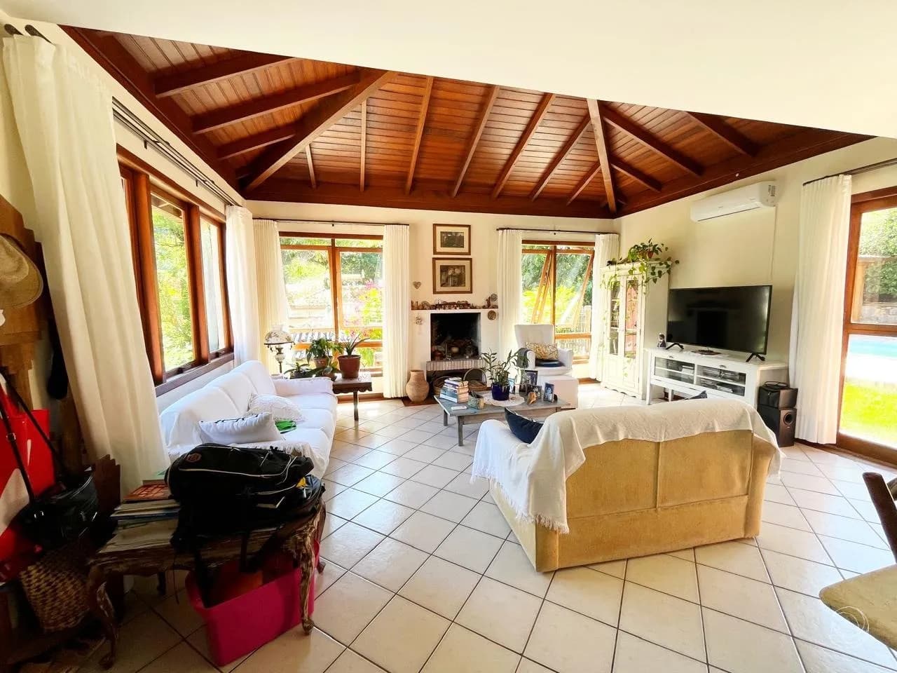 Casa de condomínio para venda com 4 dormitórios em Rio Tavares com 199 m² — foto 2