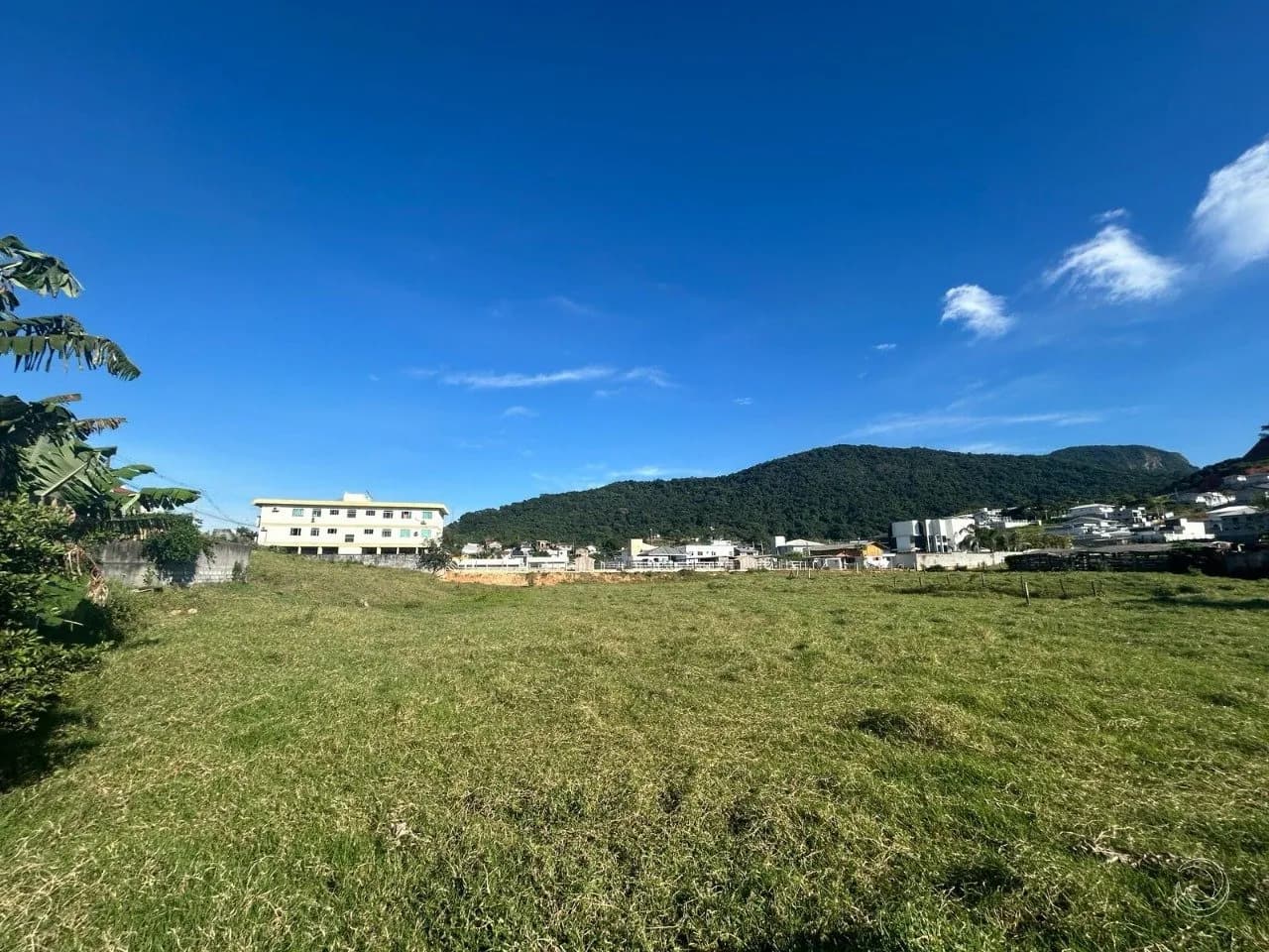 Terreno para venda em São Sebastião com 10034 m² — foto principal
