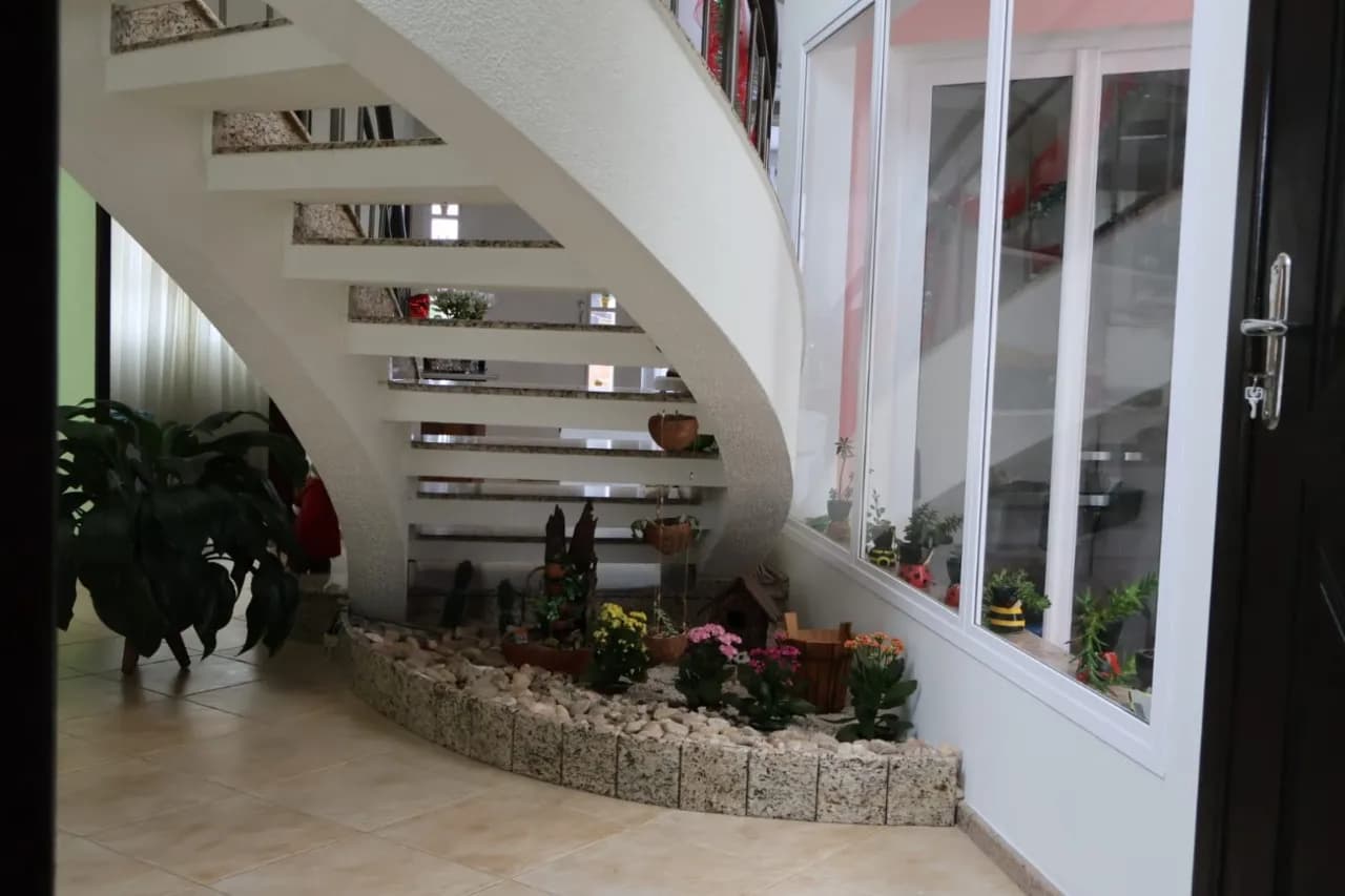 Casa para venda com 4 dormitórios em Açores com 262 m² — foto 2