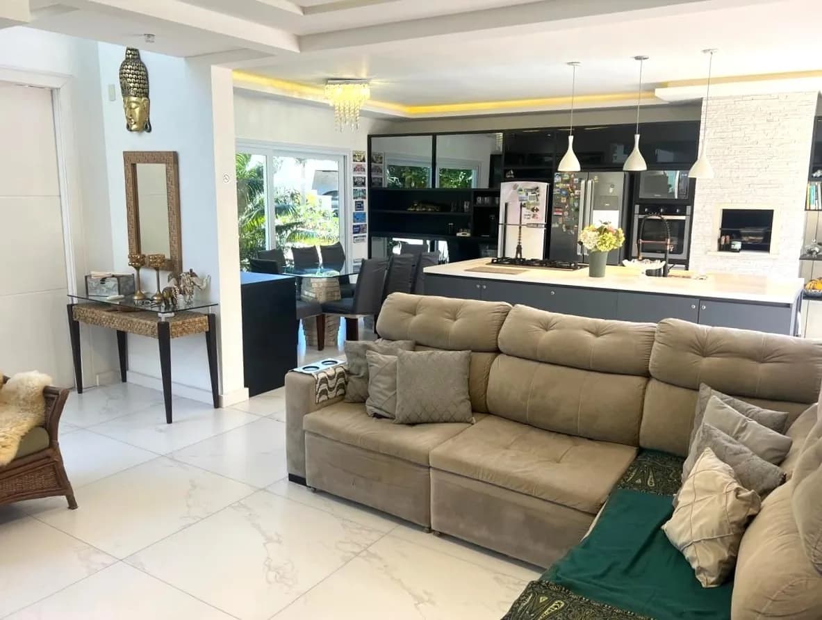 Casa para venda com 3 dormitórios em Rio Tavares com 302 m² — foto principal