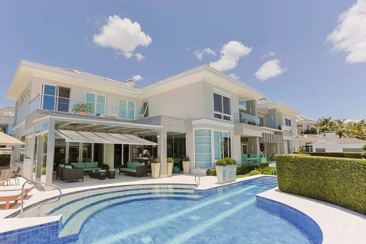 Casa para venda com 7 dormitórios em Jurerê Internacional com 1086 m² — foto principal