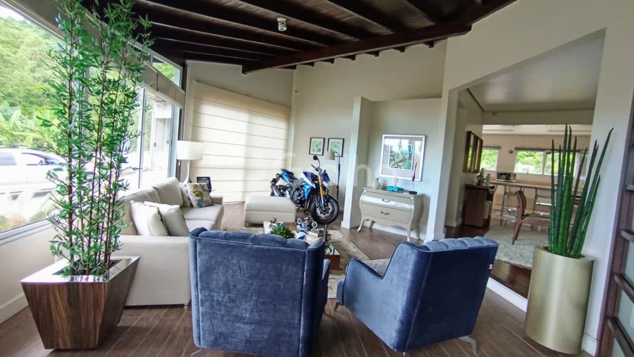 Casa para venda com 5 dormitórios em Tijuquinhas (Guaporanga) com 291 m² — foto 2