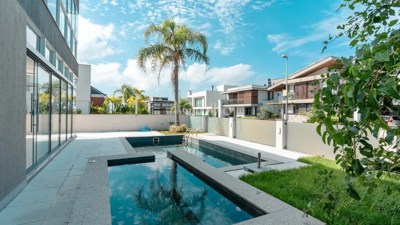 Casa para venda com 5 dormitórios em Morro Das Pedras com 342 m² — foto principal