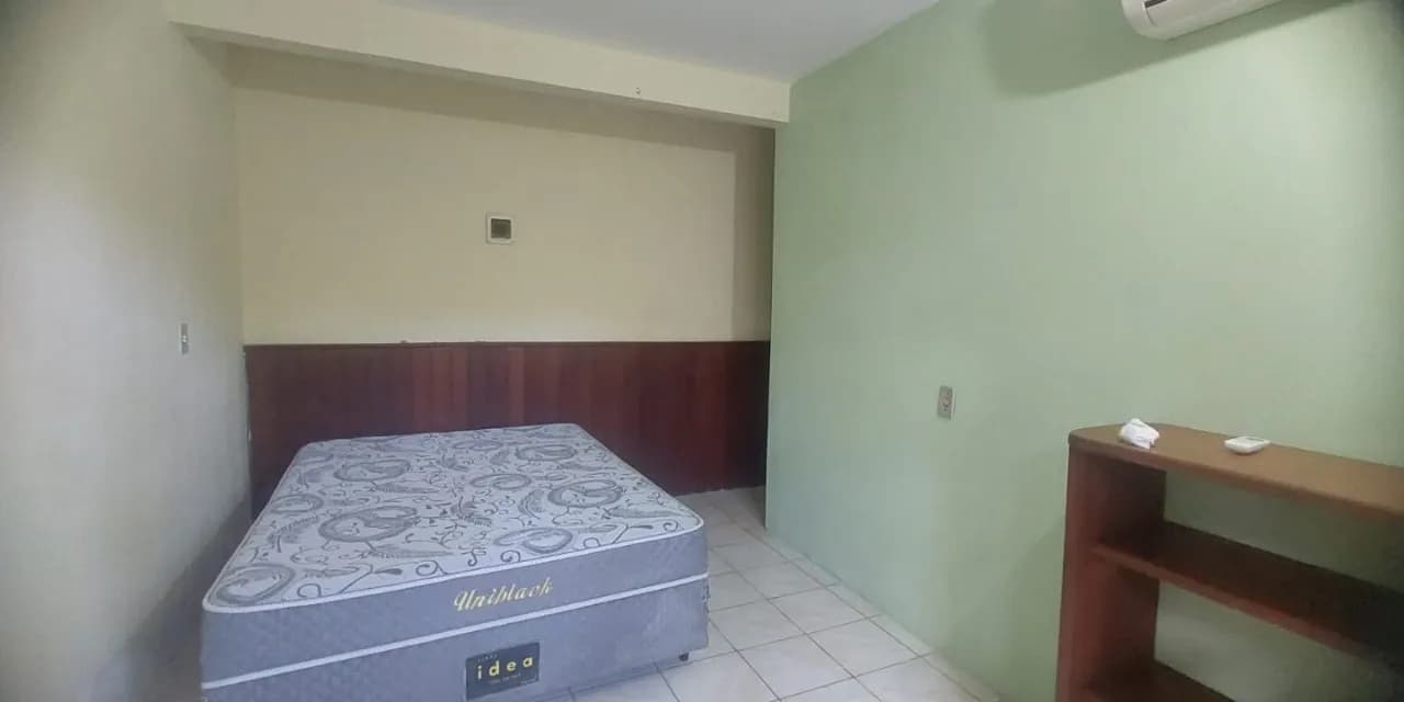 Casa para venda com 6 dormitórios em Campeche com 131 m² — foto 2