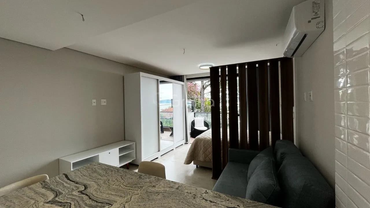 Apartamento para venda com 1 dormitório, em Cacupé com 38 m² — foto 2
