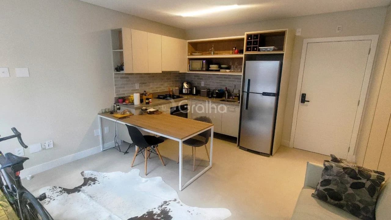 Apartamento para venda com 1 dormitório, em Estreito com 47 m²