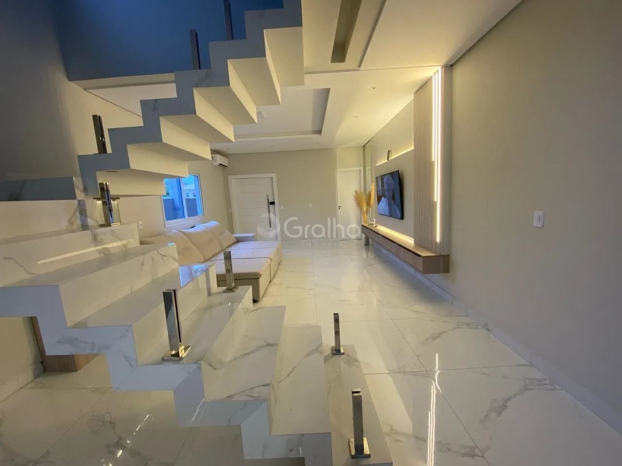 Casa para venda com 3 dormitórios em Ingleses Do Rio Vermelho com 170 m² — foto 2