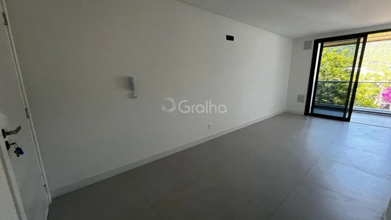 Apartamento para venda com 2 dormitórios em Jurerê com 65 m² — foto 2