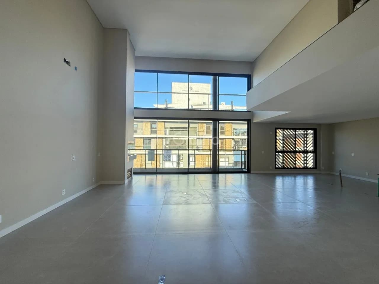 Apartamento duplex para venda com 3 dormitórios em Jurerê com 205 m² — foto 2