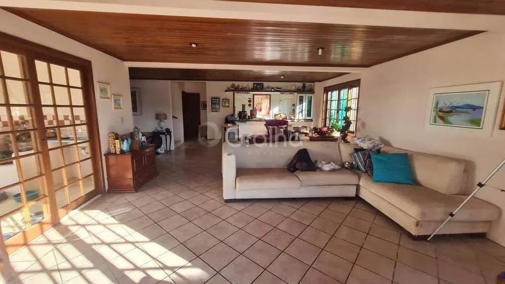 Casa para venda com 3 dormitórios em Ingleses Do Rio Vermelho com 244 m² — foto principal