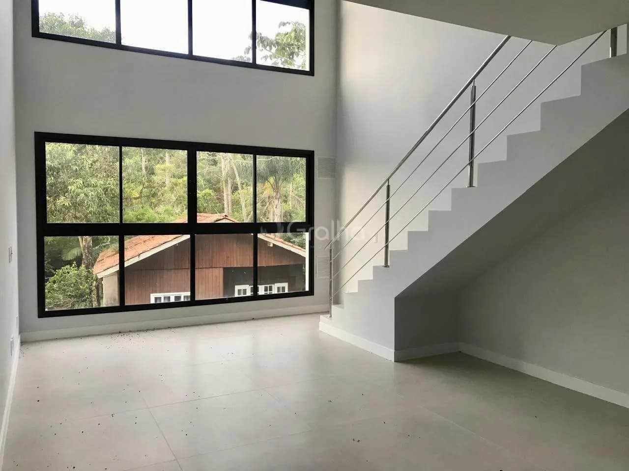 Apartamento para venda com 1 dormitório, em Lagoa Da Conceição com 52 m²
