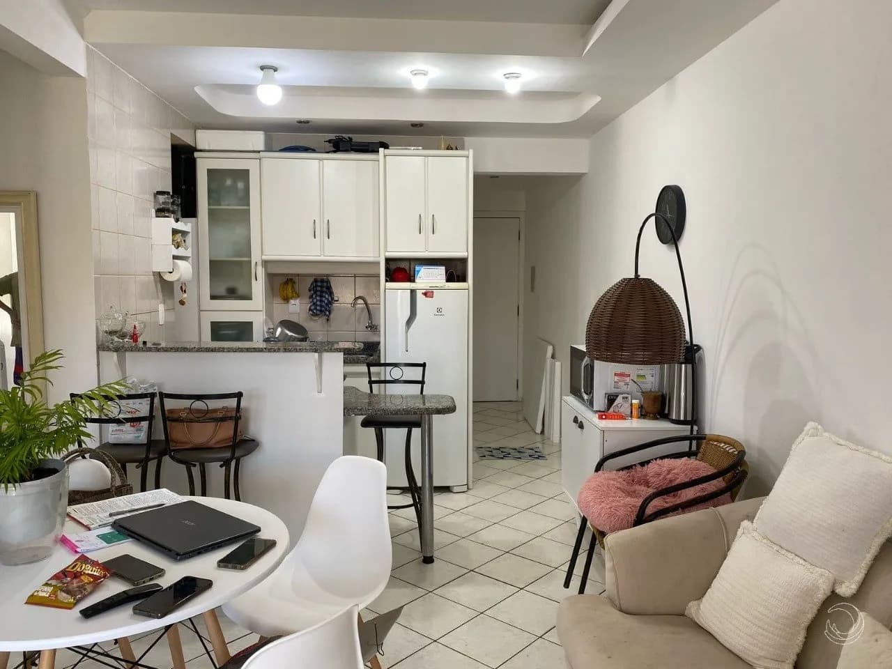 Apartamento para venda com 1 dormitório, em Ingleses Do Rio Vermelho com 47 m² — foto principal
