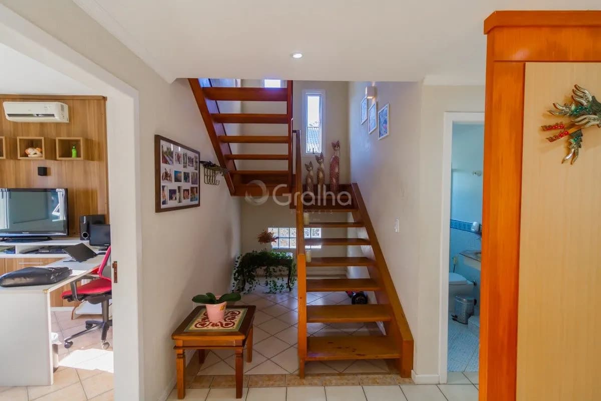 Casa para venda com 4 dormitórios em Sambaqui com 278 m² — foto 5