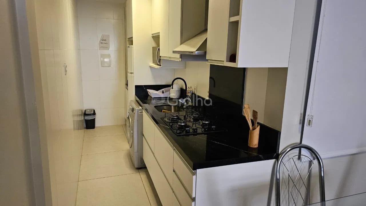 Apartamento para venda com 1 dormitório, em Centro com 42 m² — foto 2