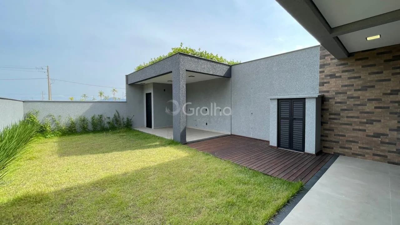 Casa para venda com 3 dormitórios em Vargem Do Bom Jesus com 202 m²