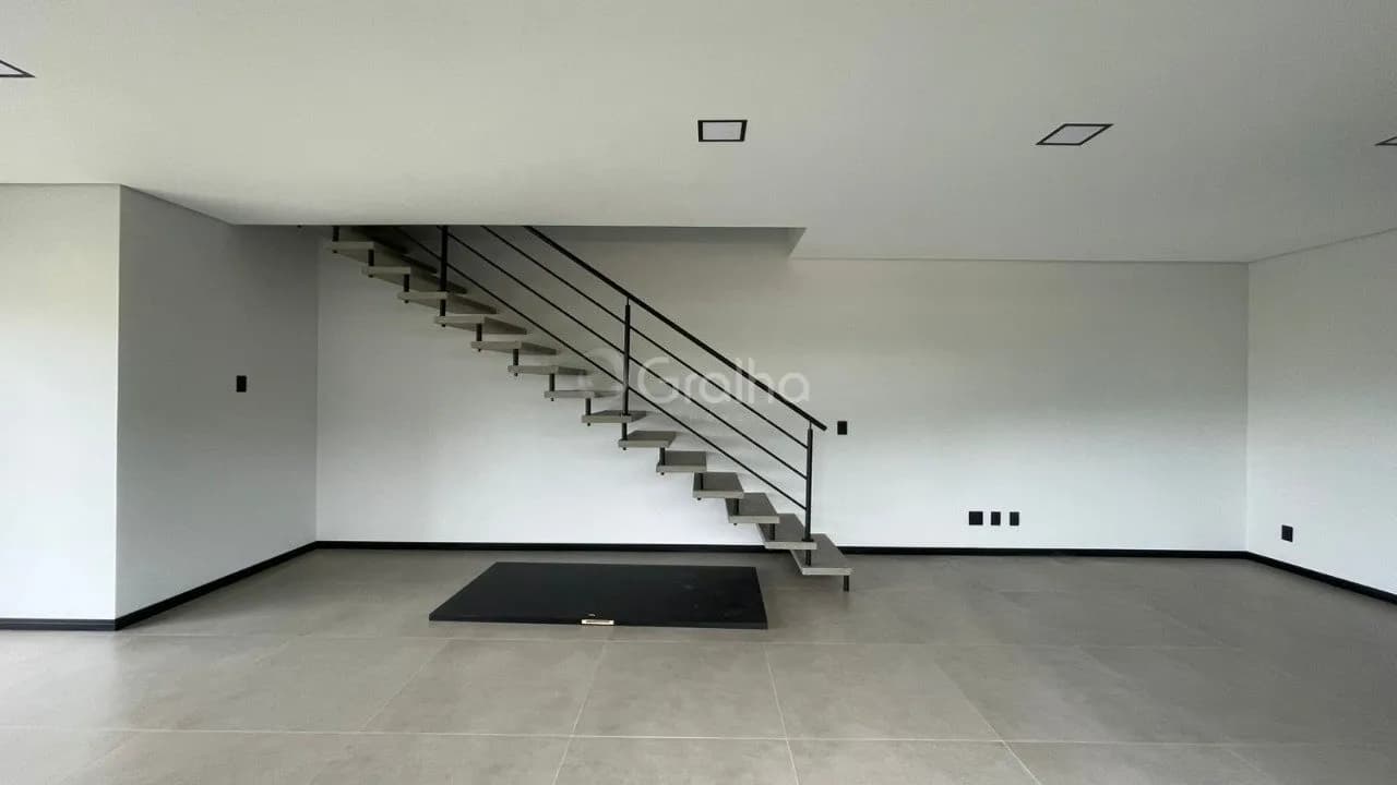 Casa para venda com 3 dormitórios em Vargem Do Bom Jesus com 202 m² — foto 2