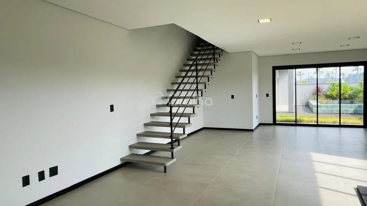 Casa para venda com 3 dormitórios em Vargem Do Bom Jesus com 202 m² — foto 2