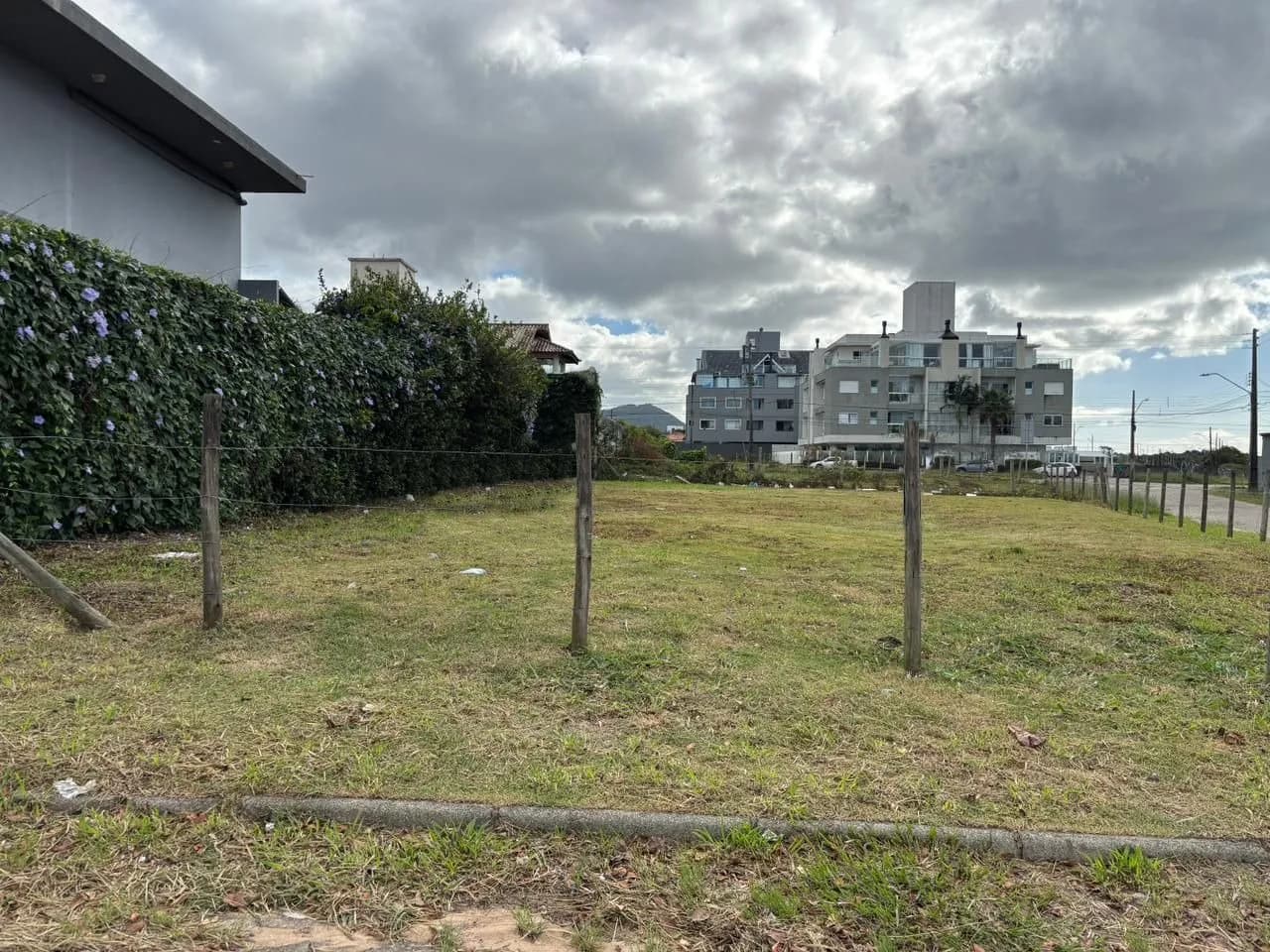 Terreno para venda em Morro Das Pedras com 533 m² — foto principal