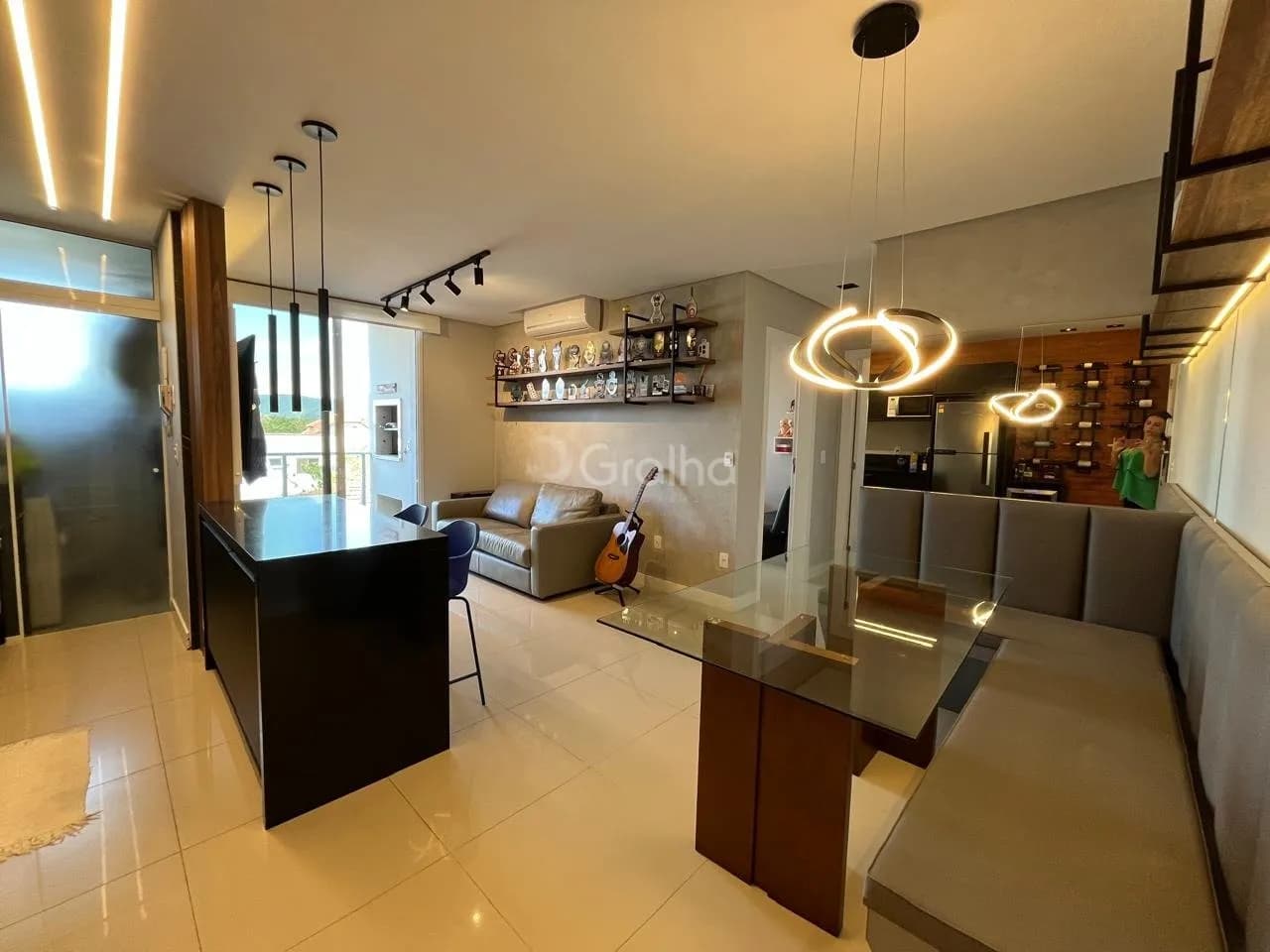 Apartamento para venda com 2 dormitórios em Canasvieiras com 93 m² — foto principal