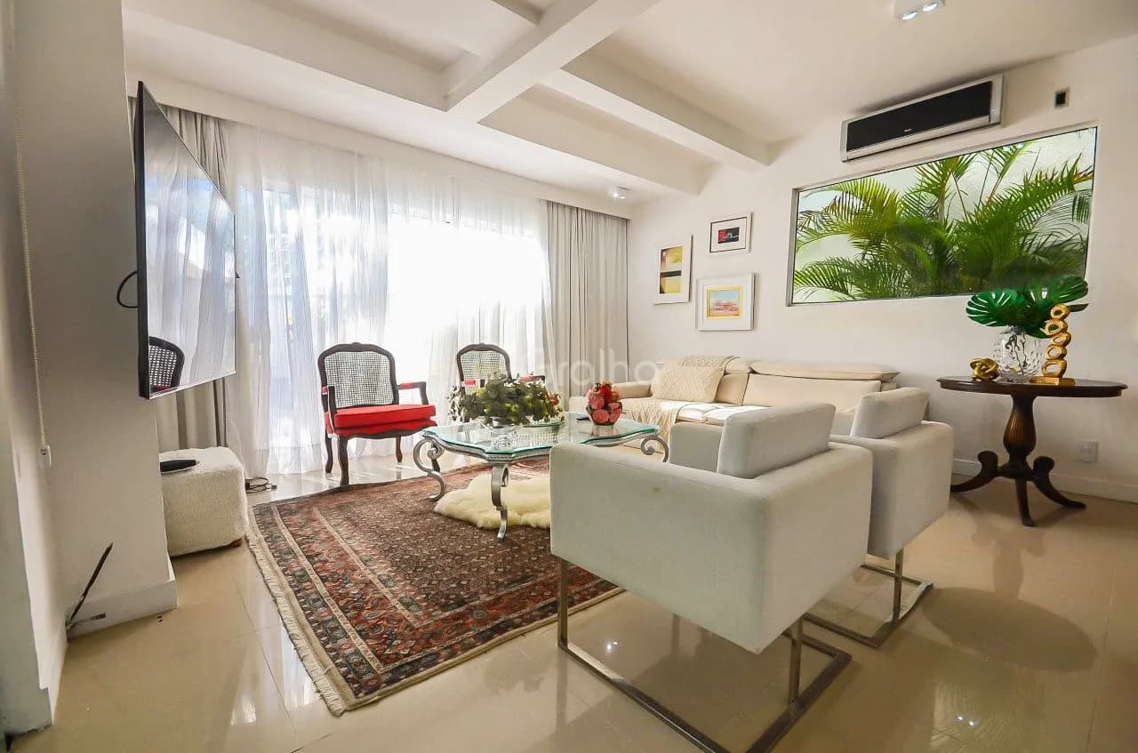 Casa para venda com 3 dormitórios em Canasvieiras com 220 m² — foto principal