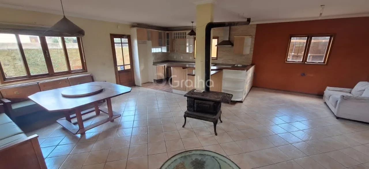Casa para venda com 4 dormitórios em São João do Rio Vermelho com 200 m²