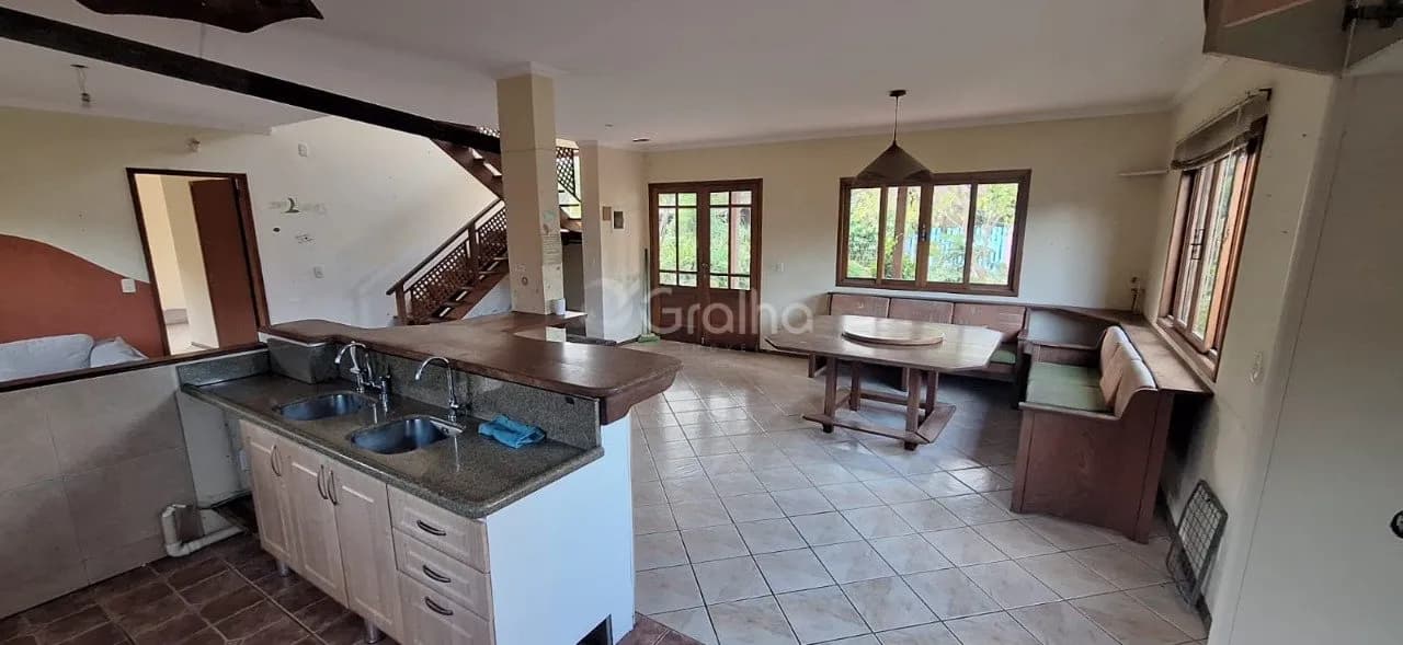 Casa para venda com 4 dormitórios em São João do Rio Vermelho com 200 m² — foto 4