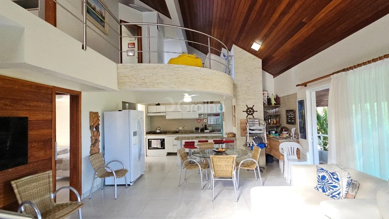 Casa para venda com 11 dormitórios em Canasvieiras com 433 m² — foto 2