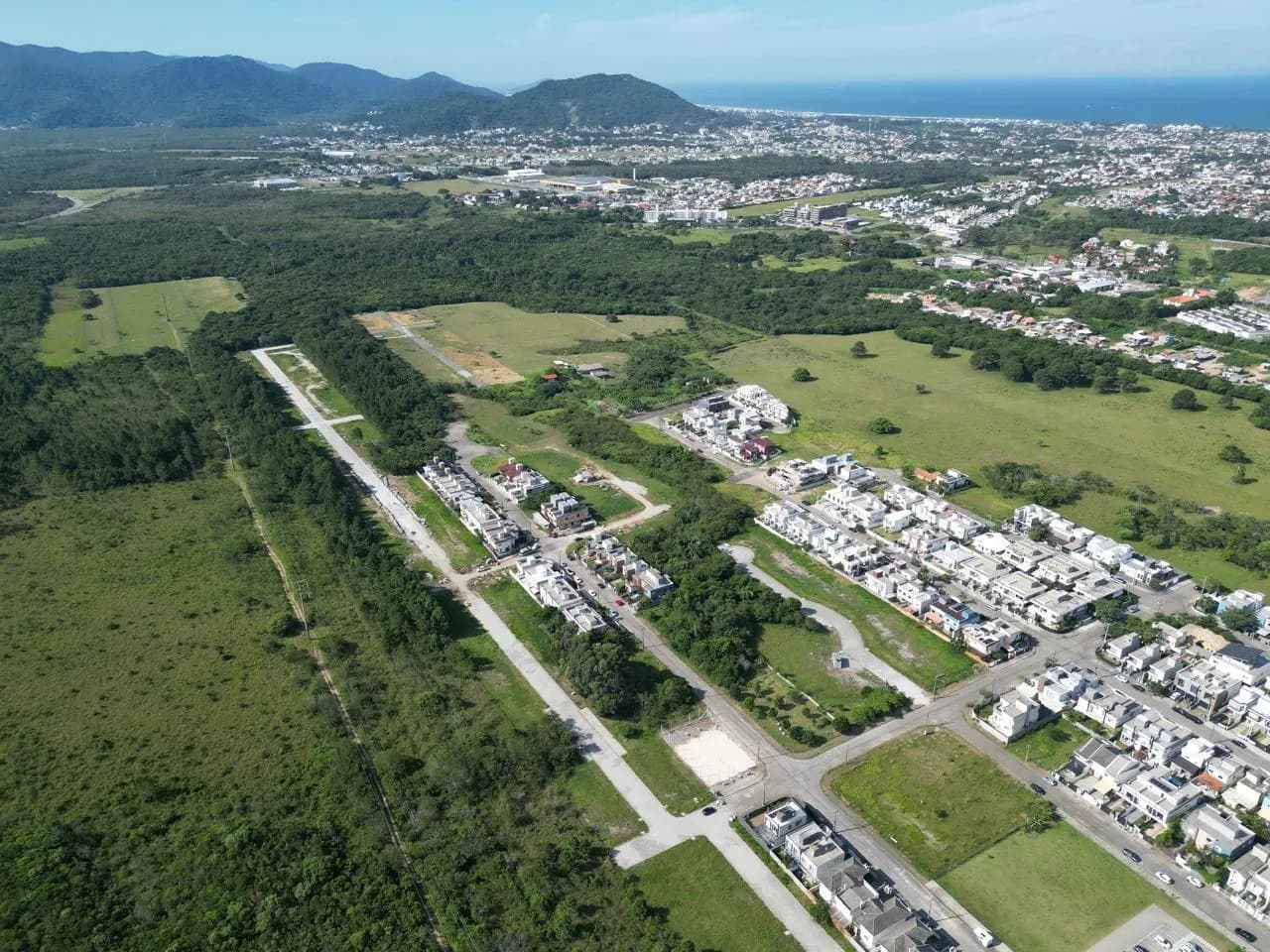 Terreno para venda em Ribeirão da Ilha com 375 m² — foto principal
