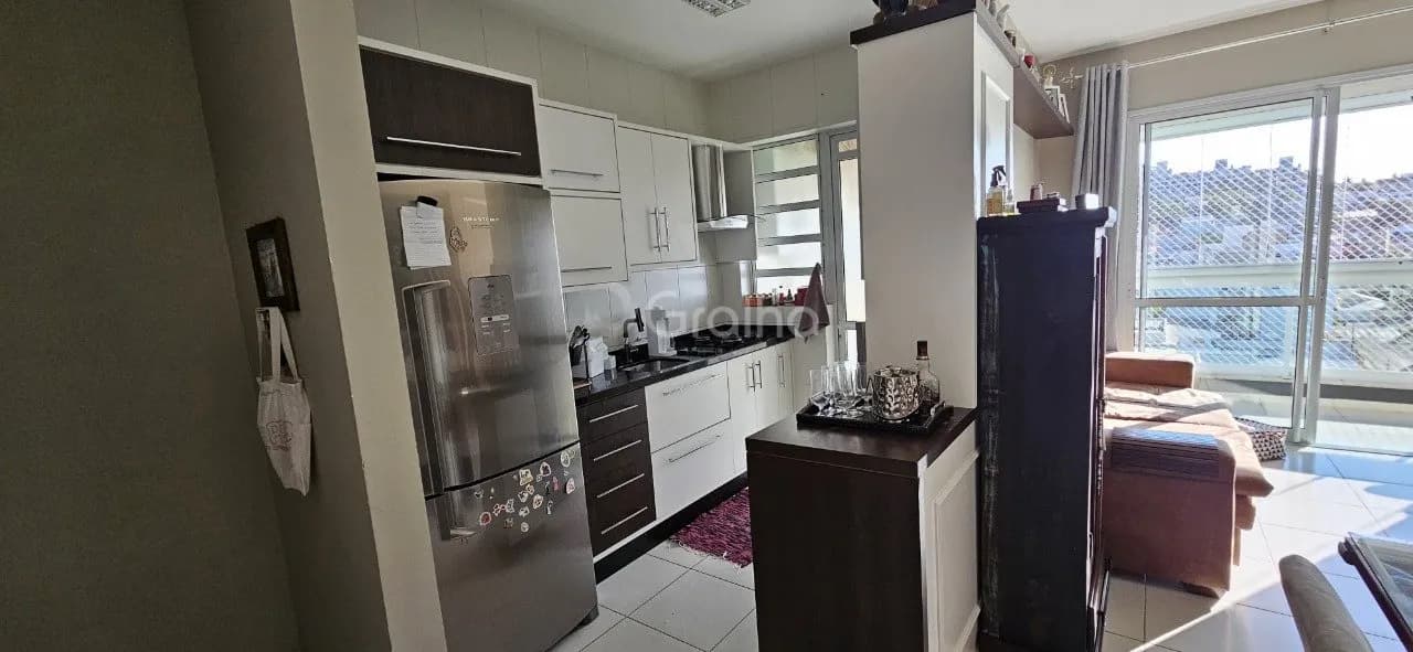 Apartamento para venda com 3 dormitórios em Coqueiros com 120 m² — foto 2