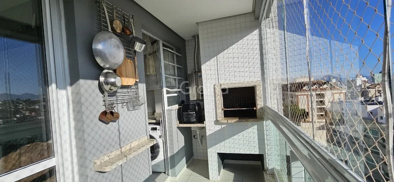 Apartamento para venda com 3 dormitórios em Coqueiros com 120 m² — foto 3