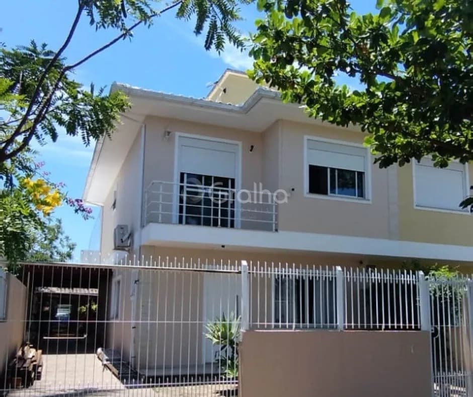 Casa para venda com 3 dormitórios em Campeche com 141 m² — foto principal