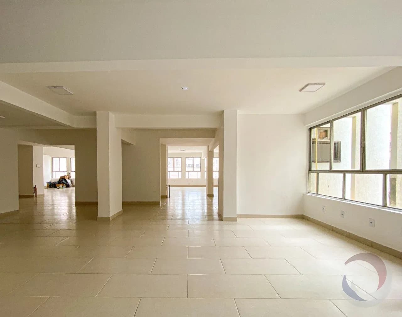 Sala comercial para venda em Centro com 202 m² — foto 2