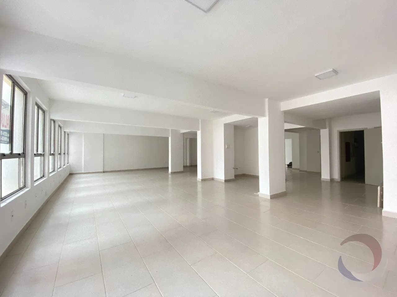 Sala comercial para venda em Centro com 202 m² — foto 3