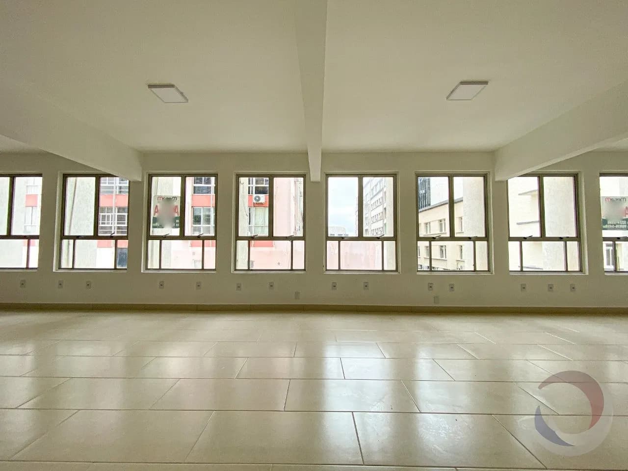 Sala comercial para venda em Centro com 202 m² — foto 4