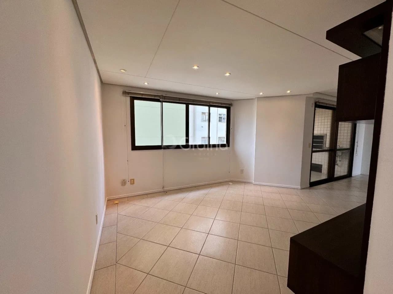 Apartamento para venda com 3 dormitórios em Centro com 110 m² — foto 2