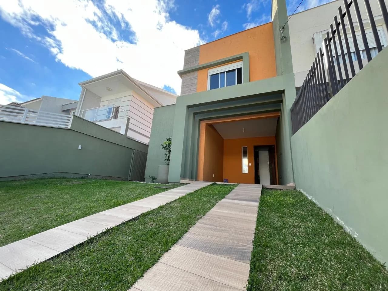 Casa para venda com 3 dormitórios em Campeche com 134 m² — foto principal