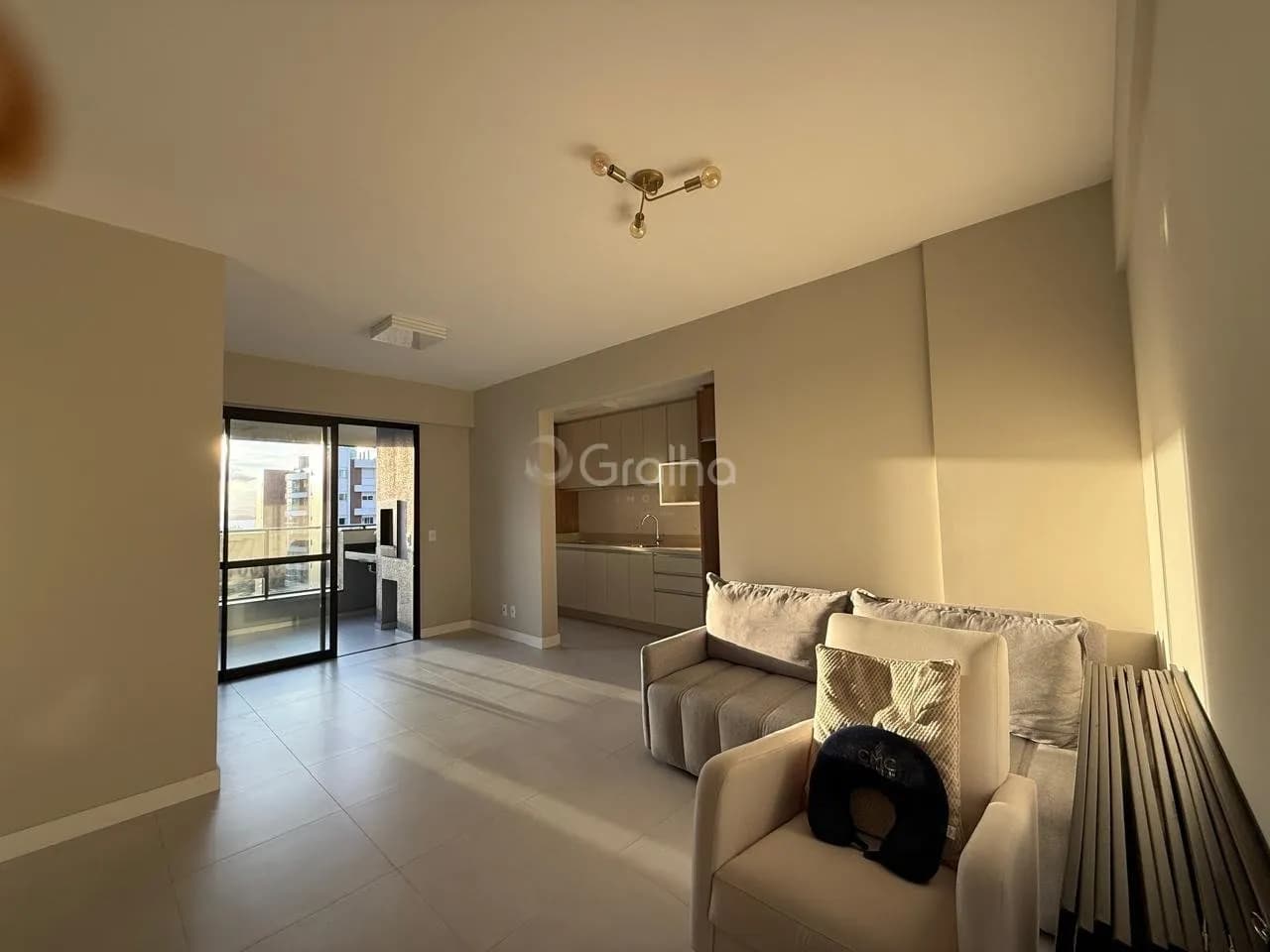 Apartamento para venda com 2 dormitórios em Centro com 73 m² — foto principal