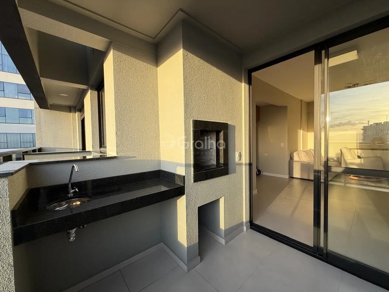 Apartamento para venda com 2 dormitórios em Centro com 73 m² — foto 2