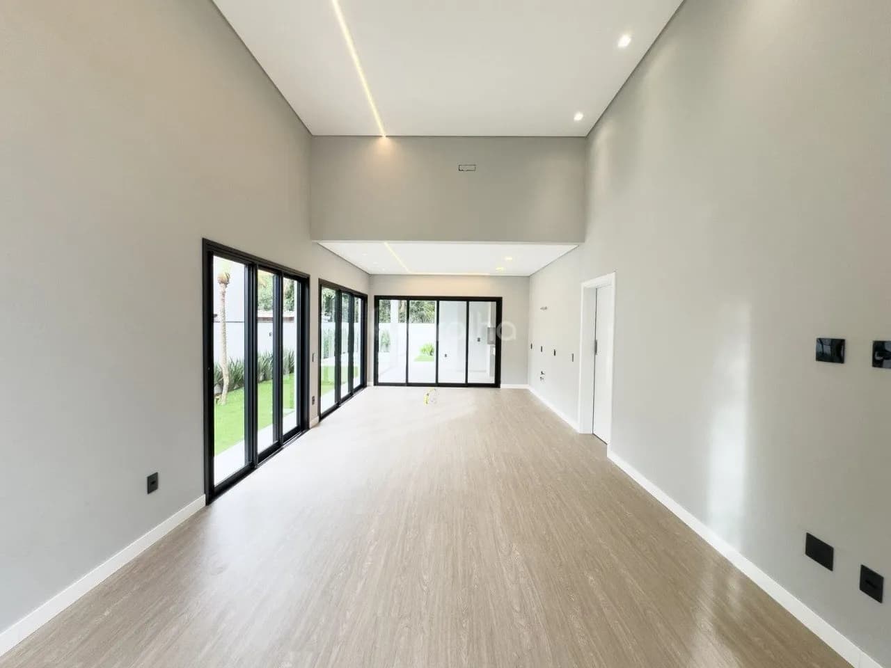 Casa para venda com 3 dormitórios em Forquilhas com 169 m² — foto 2